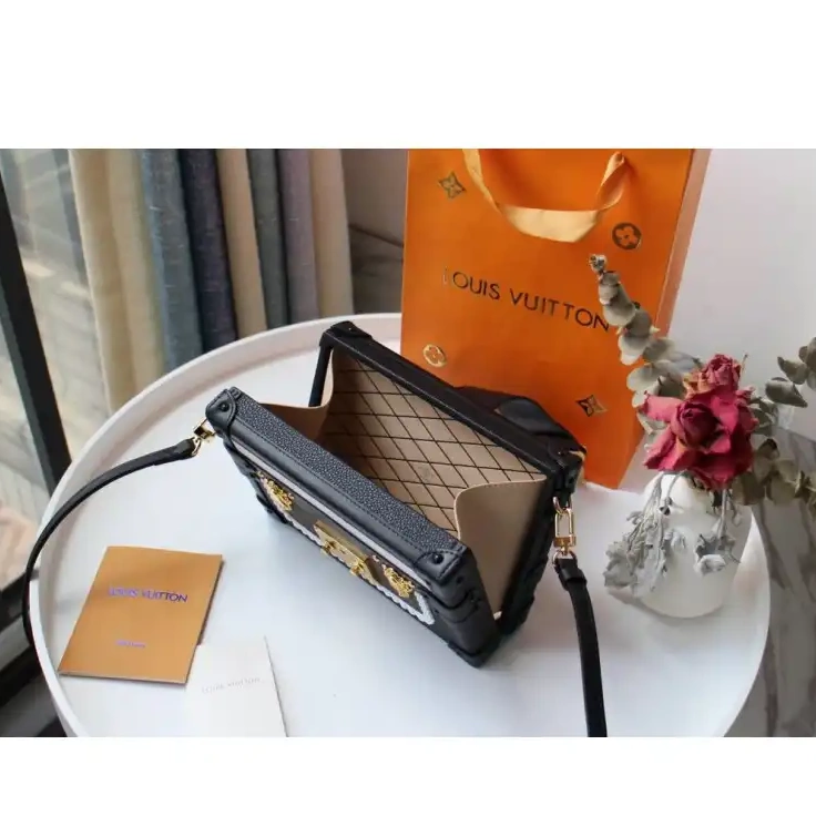 Fashion Reps 206B570006 Bags LV 0508